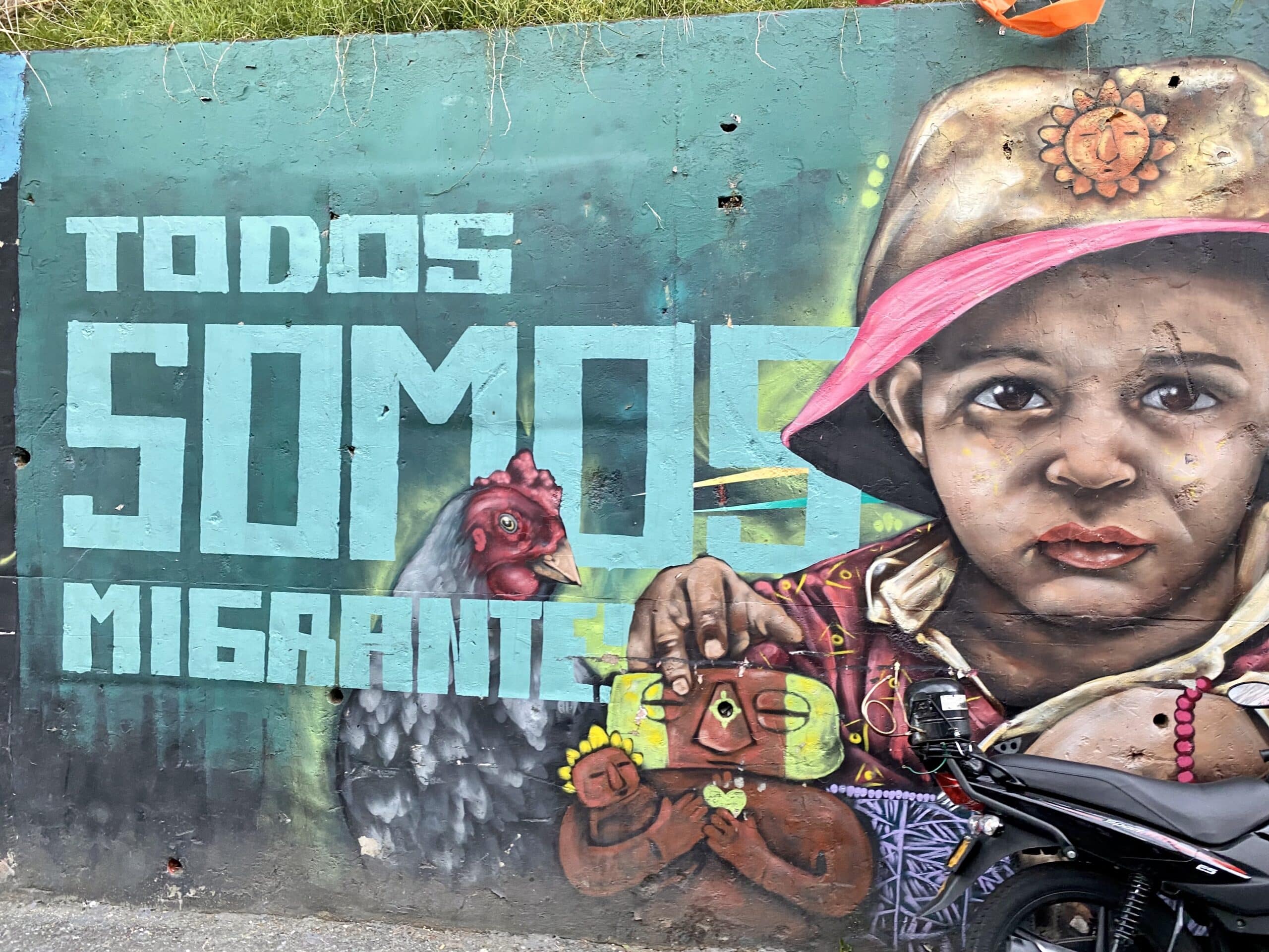 Graffiti Medellin - Phoenix Travel Group