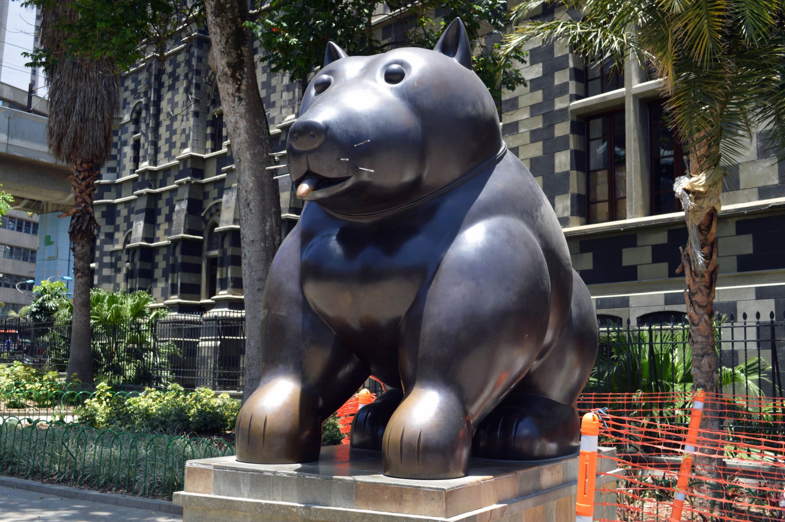 Sculpture in Medellin - Phoenix Travel Group