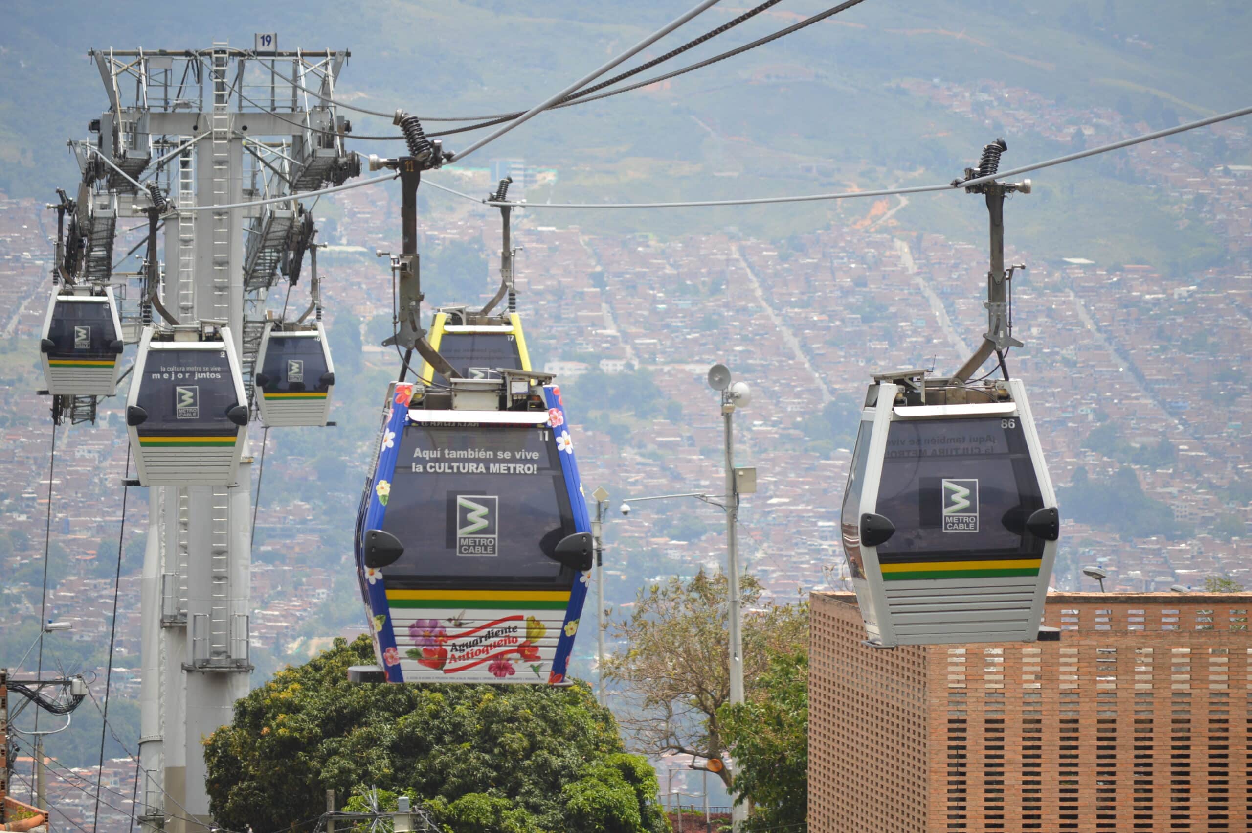 Cablecar Medellin Comuna 13 - Phoenix Travel Group